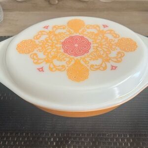 Vtg Pyrex Orange and White Casserole Dish Seville w/lid